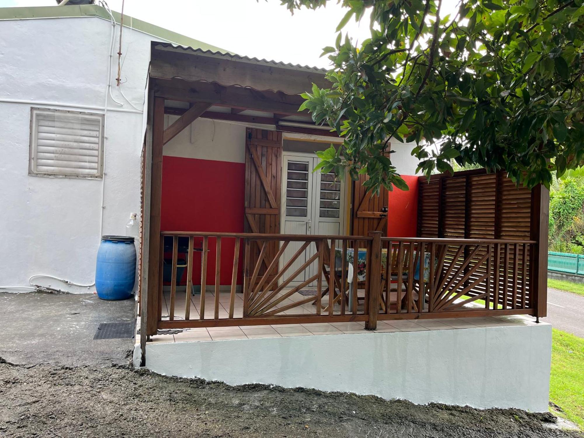 F2 meublé chez sidoine Le Moule Exterior foto