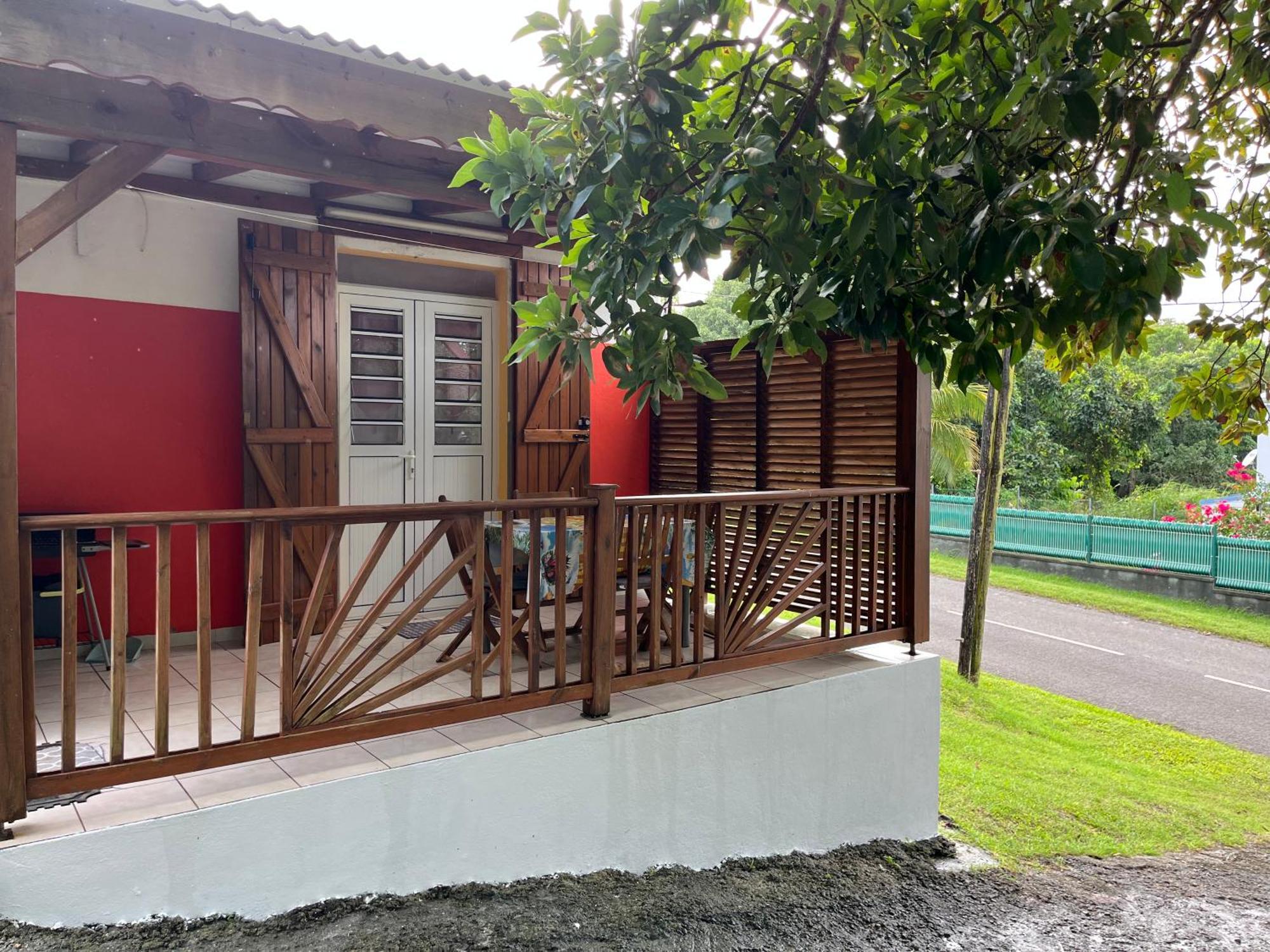 F2 meublé chez sidoine Le Moule Exterior foto